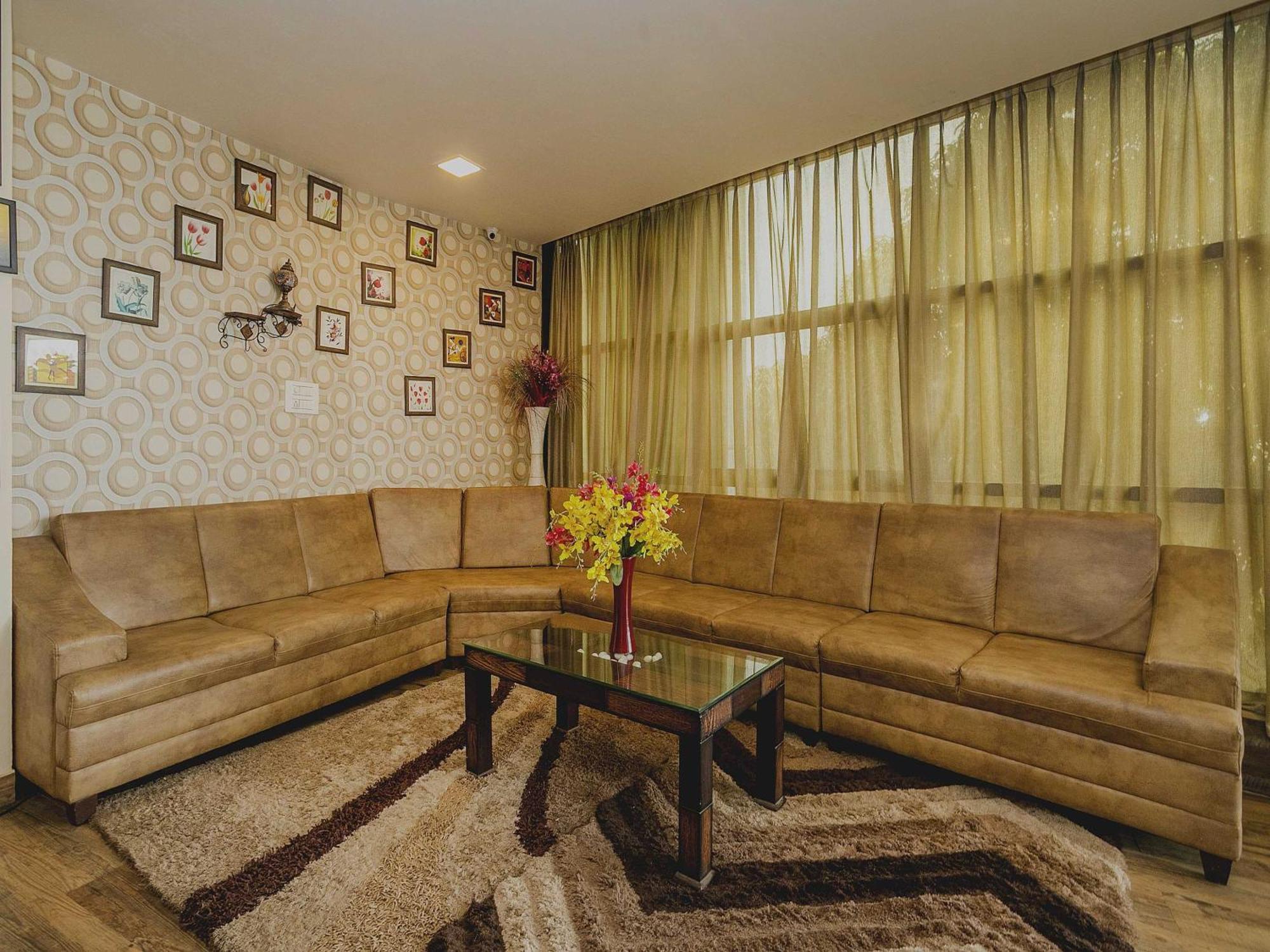 Super Collection O Indian Suites Near Sitara Restaurant Bengaluru Kültér fotó