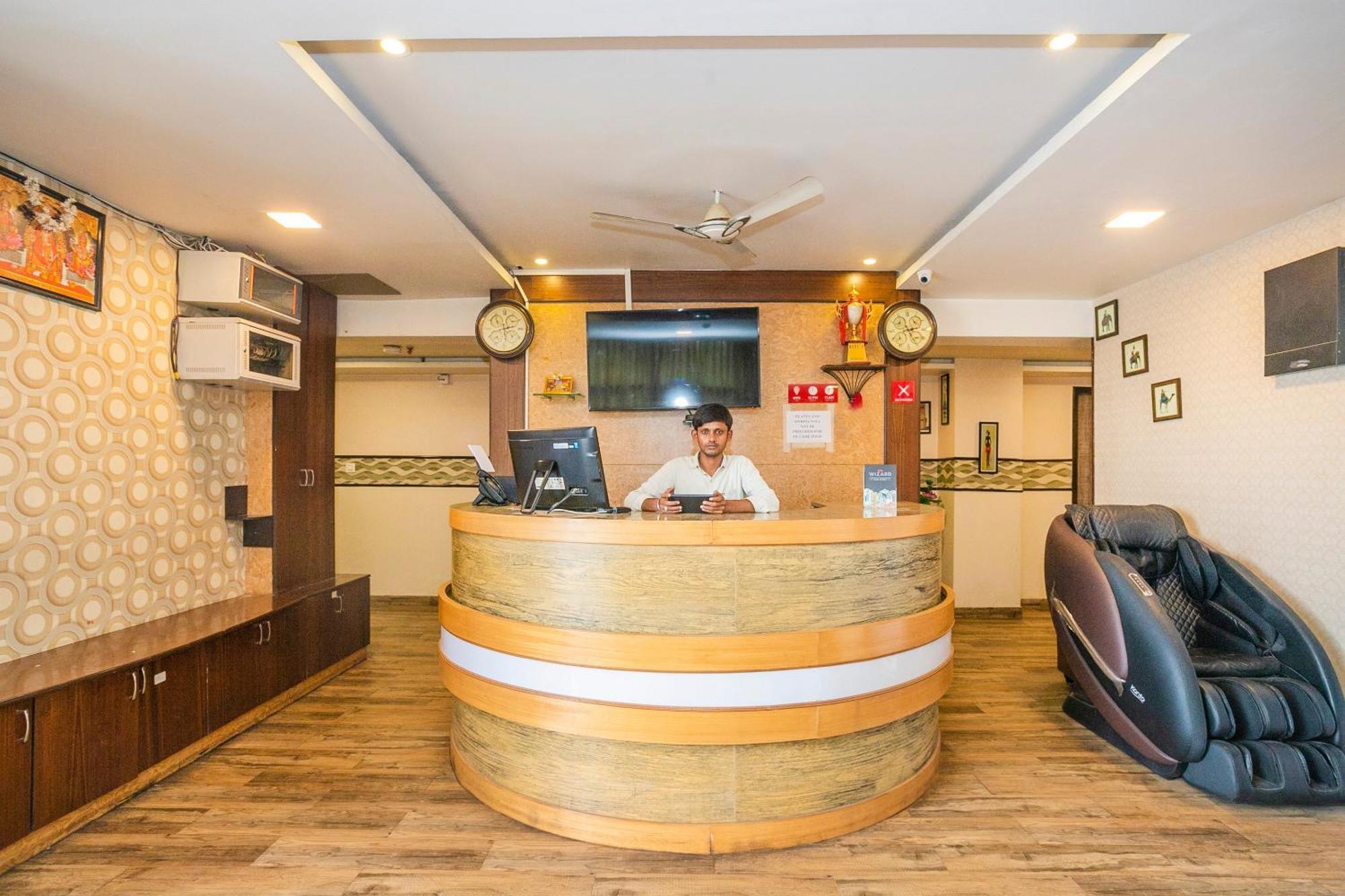 Super Collection O Indian Suites Near Sitara Restaurant Bengaluru Kültér fotó