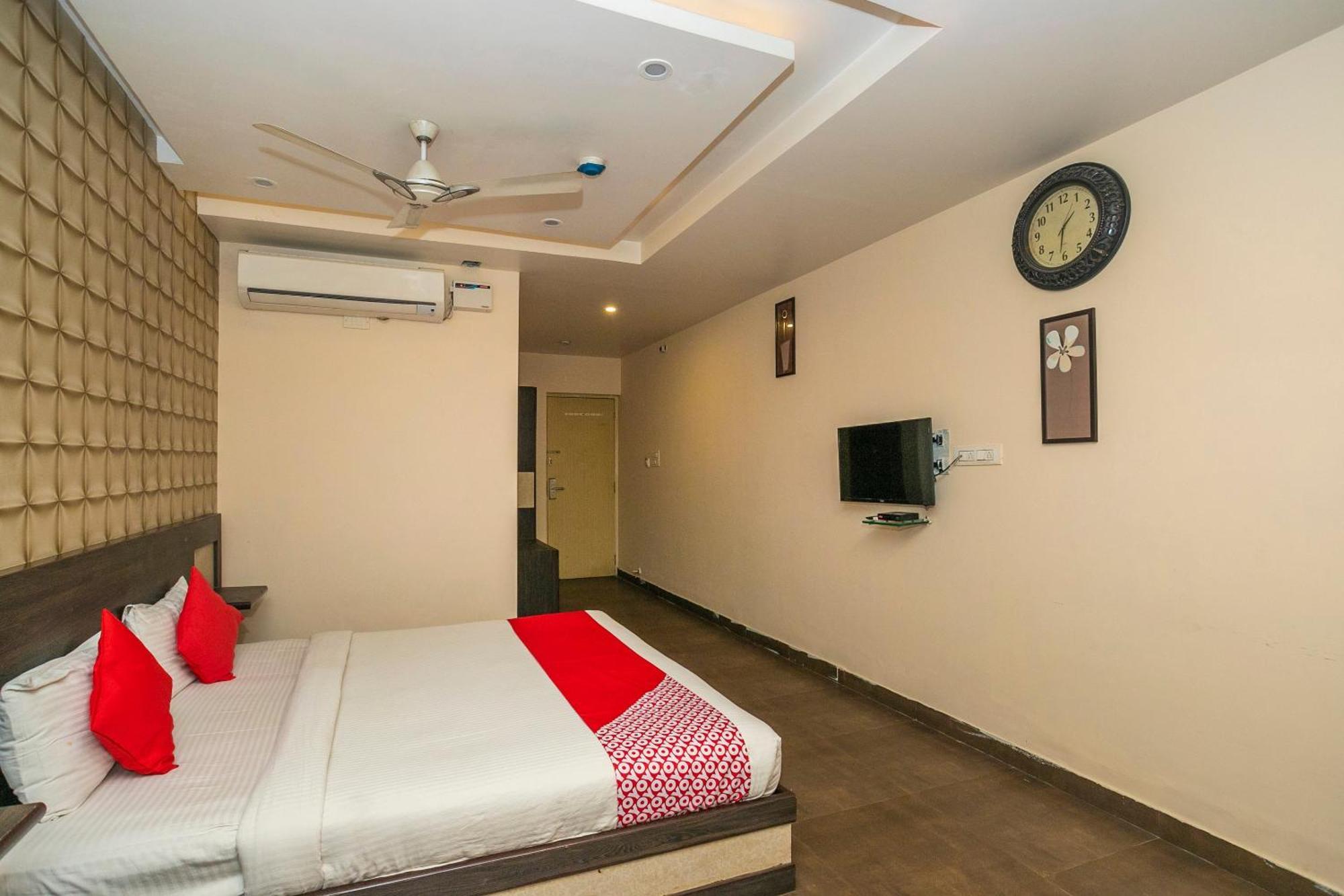 Super Collection O Indian Suites Near Sitara Restaurant Bengaluru Kültér fotó