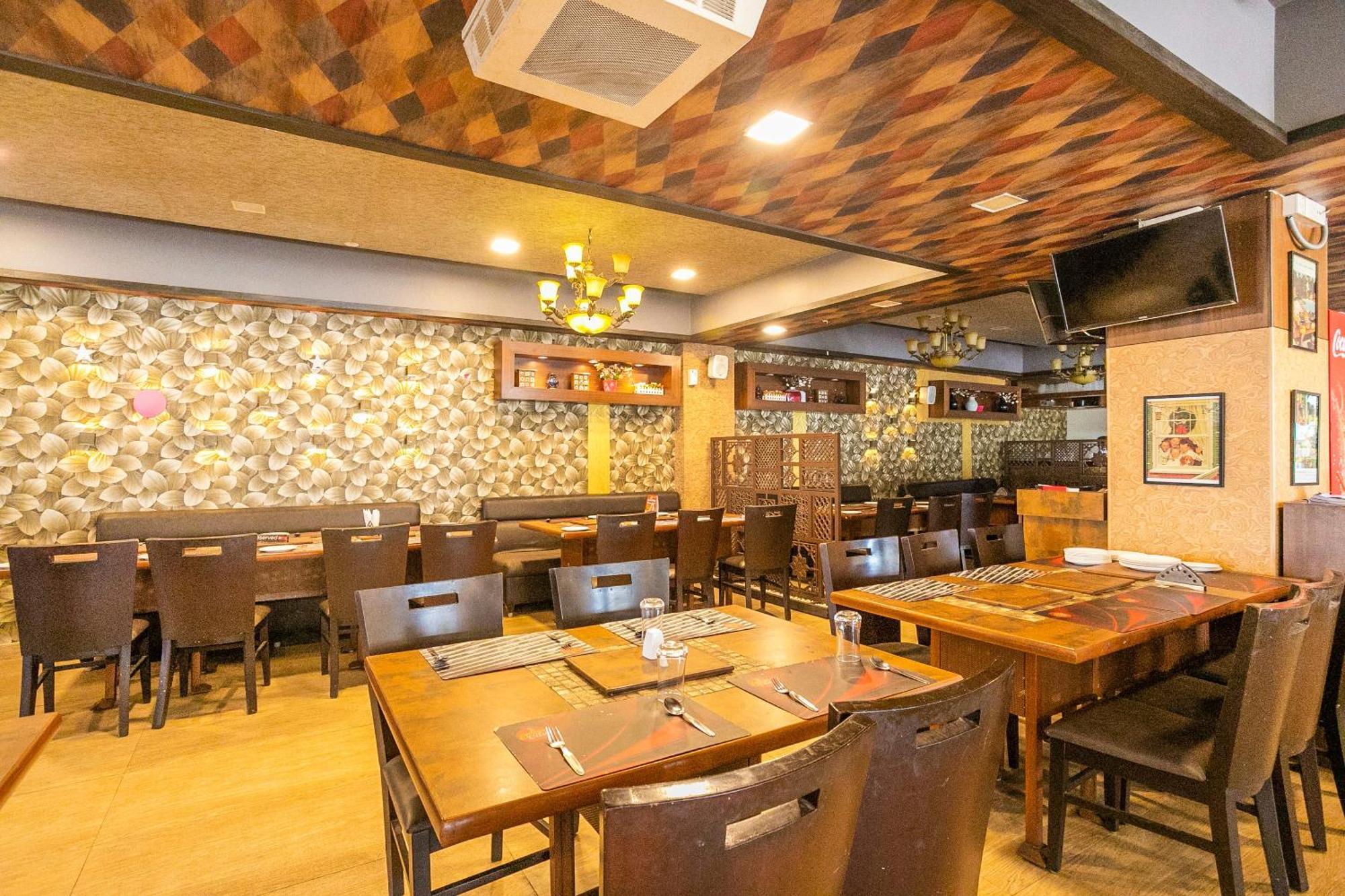 Super Collection O Indian Suites Near Sitara Restaurant Bengaluru Kültér fotó