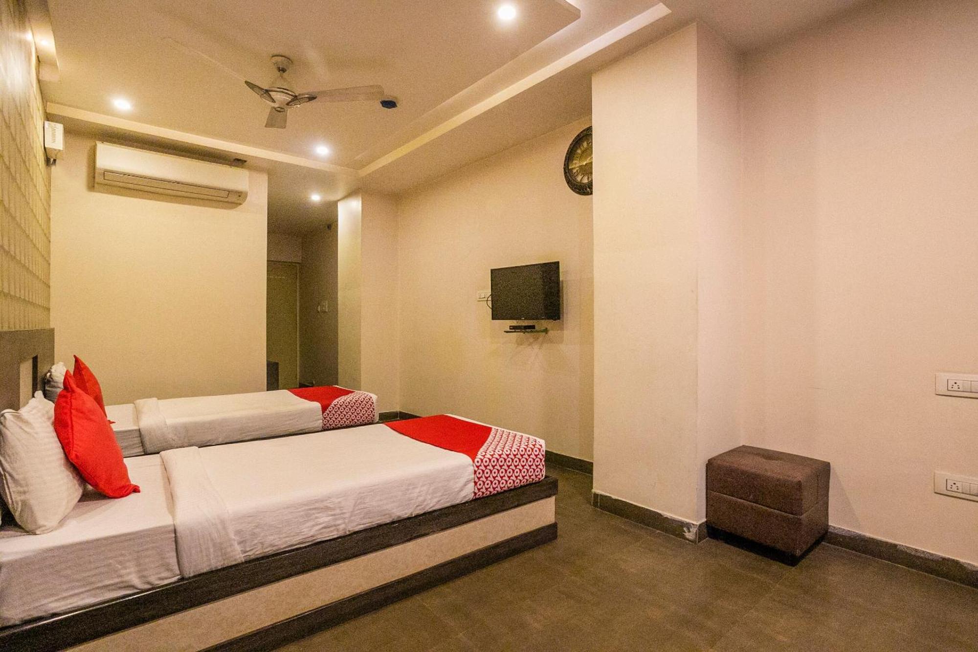 Super Collection O Indian Suites Near Sitara Restaurant Bengaluru Kültér fotó