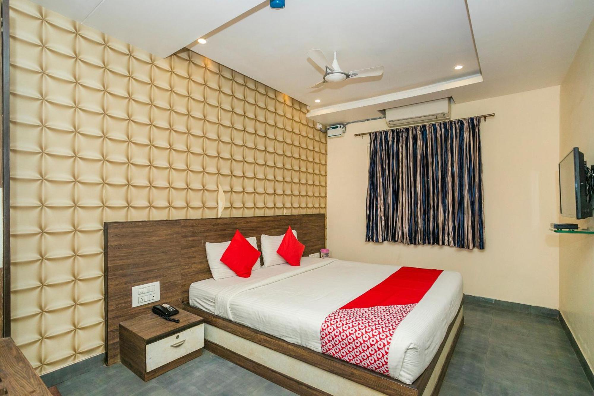 Super Collection O Indian Suites Near Sitara Restaurant Bengaluru Kültér fotó