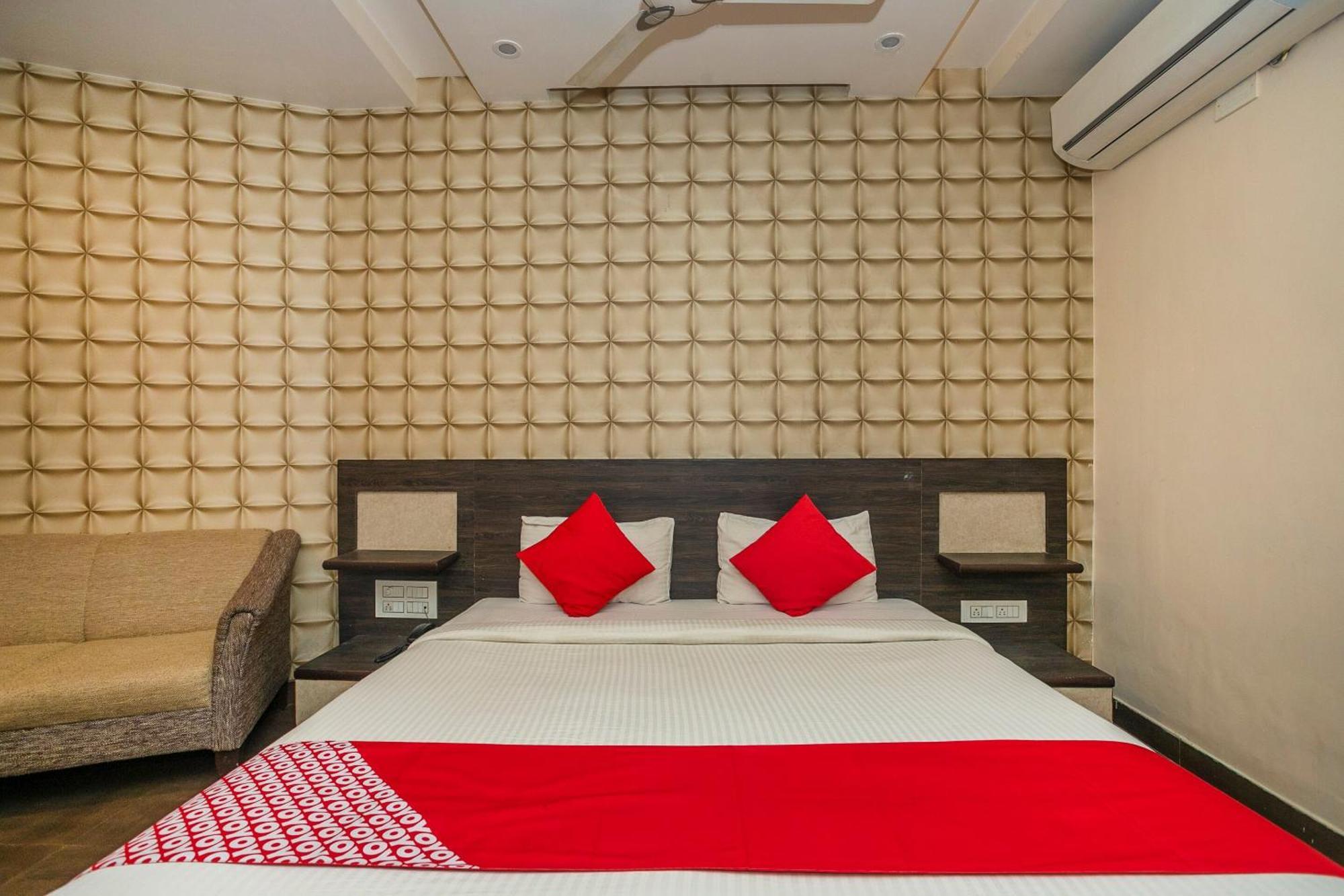 Super Collection O Indian Suites Near Sitara Restaurant Bengaluru Kültér fotó