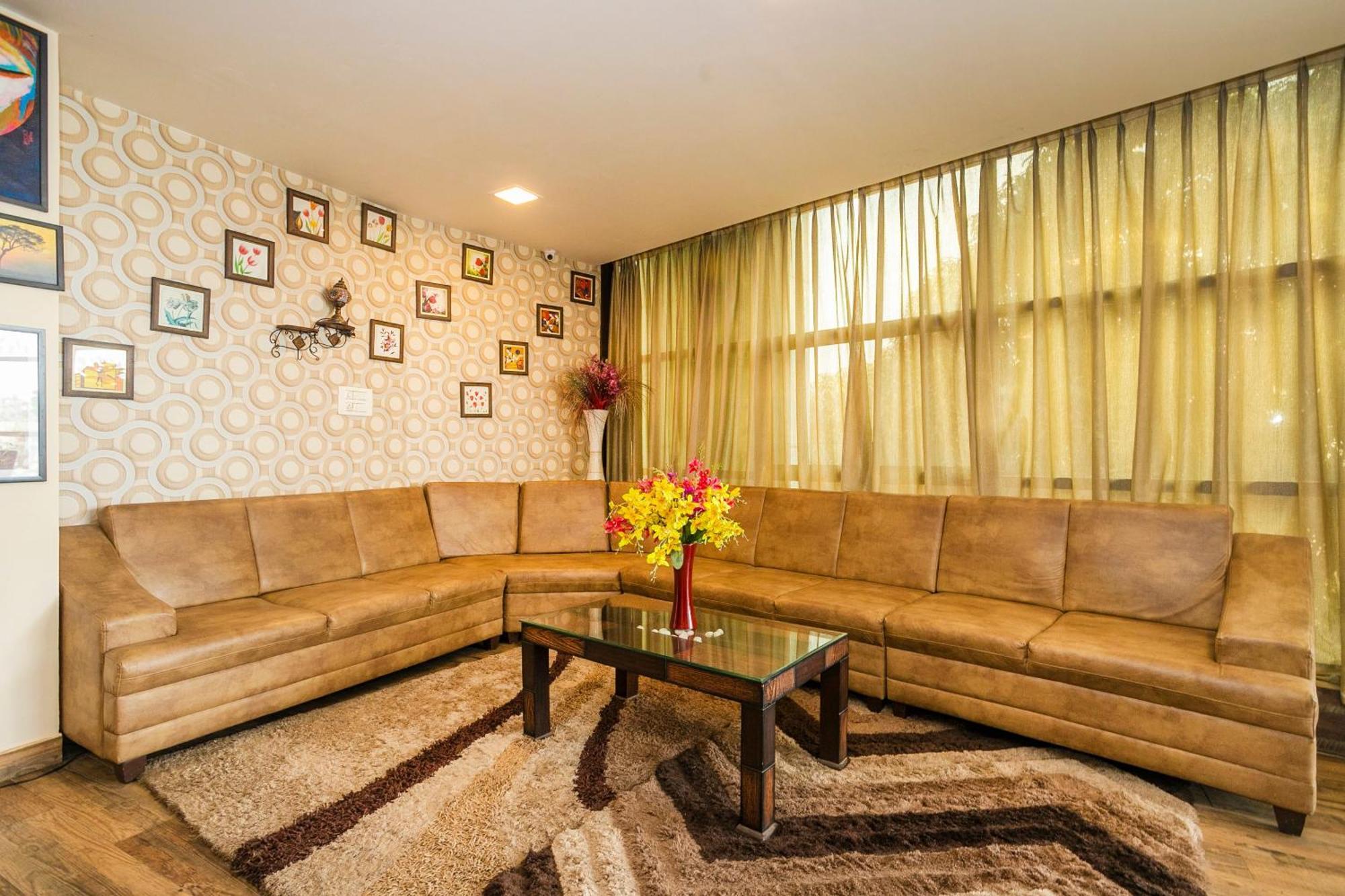 Super Collection O Indian Suites Near Sitara Restaurant Bengaluru Kültér fotó
