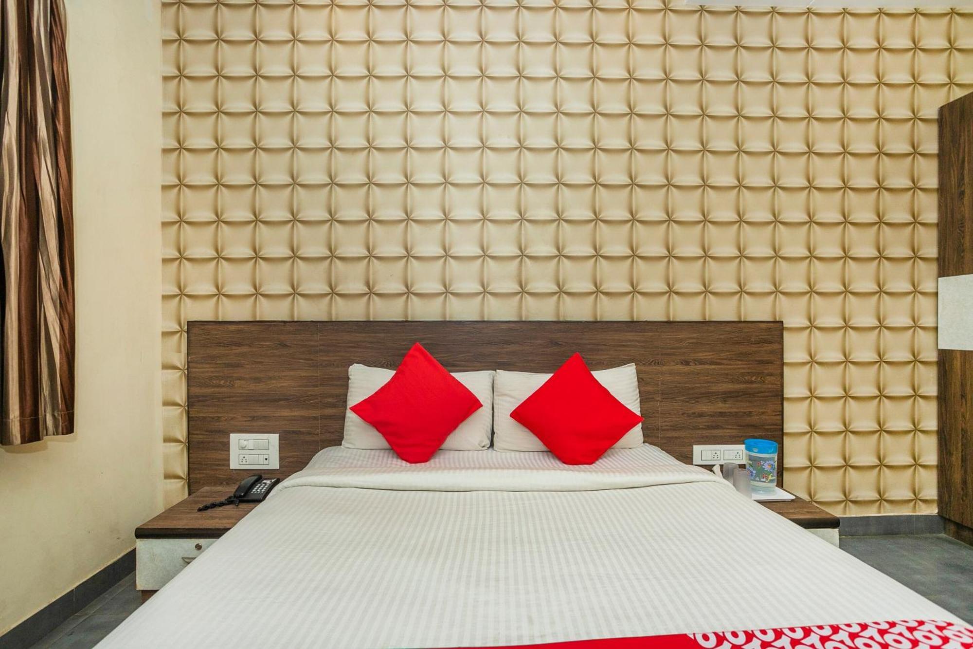 Super Collection O Indian Suites Near Sitara Restaurant Bengaluru Kültér fotó
