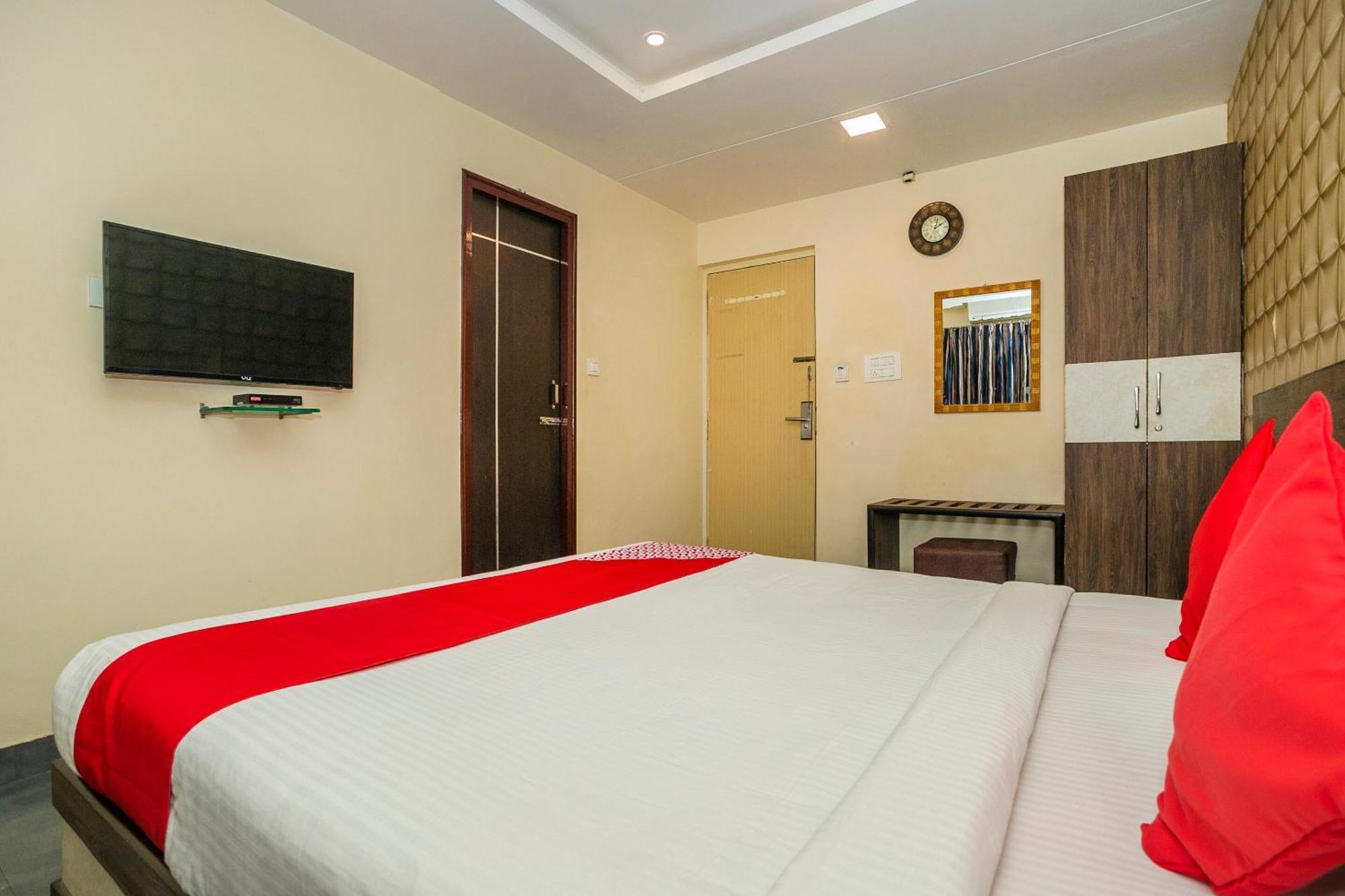 Super Collection O Indian Suites Near Sitara Restaurant Bengaluru Kültér fotó